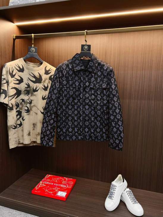 Picture of Louis Vuitton Jackets _SKULVM-3XL25wr3031970